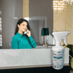 PUREMANENT Schnelldesinfektion 500 ml am Hotelempfang