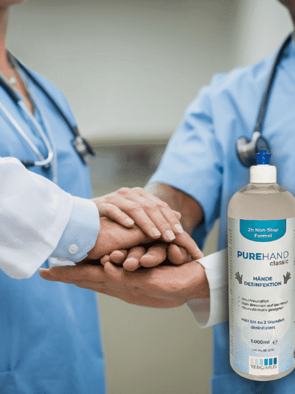 PUREHAND Classic 1000 ml Händedesinfektion im Klinikalltag mit medizinischem Personal